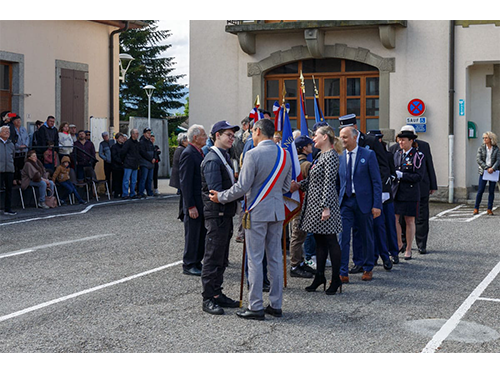 Cérémonie du 8 mai à Margencel. Présence des autorités dont M. Joël Baud Grasset vice-président de Conseil Départemental